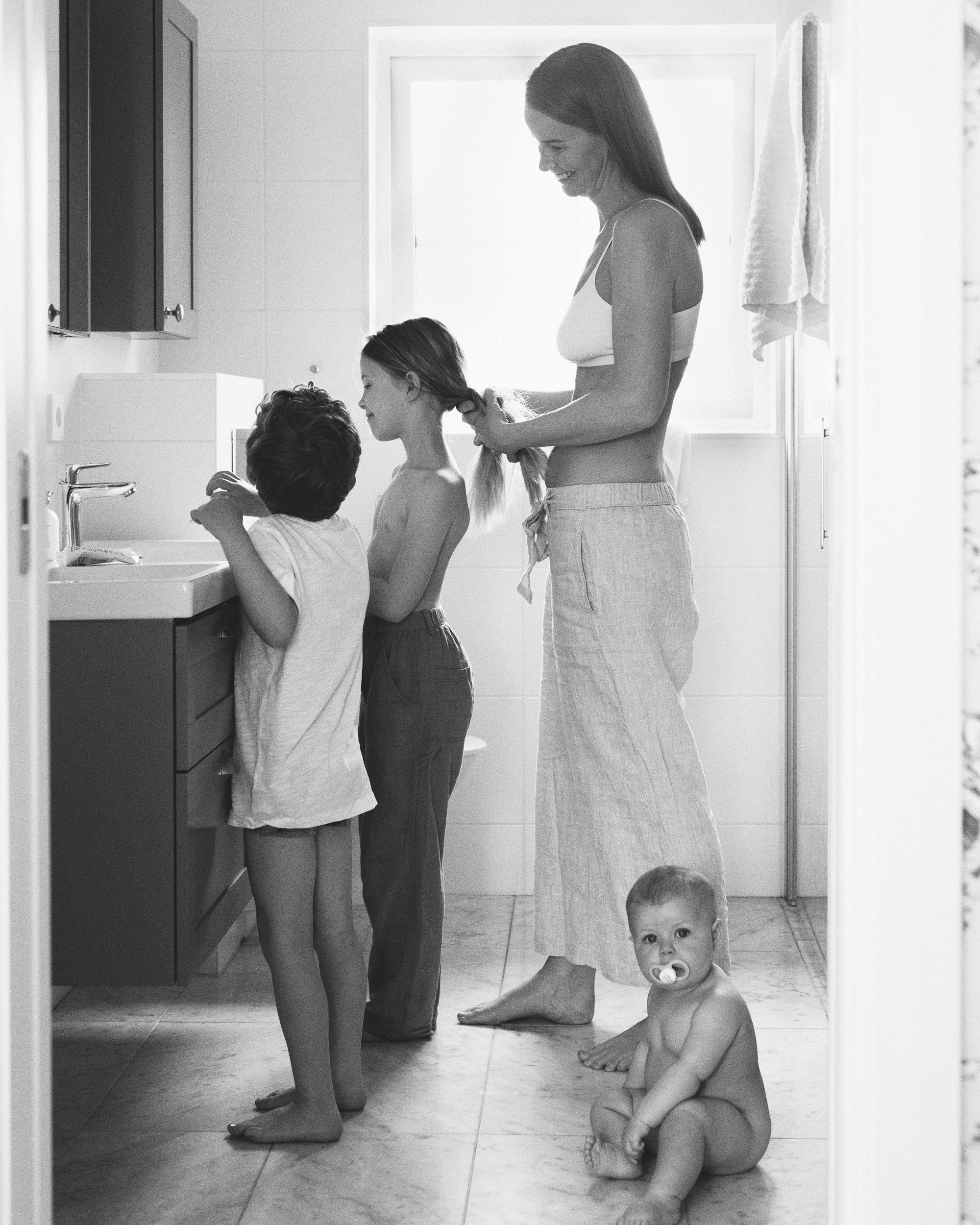 Familj i badrummet_BW_45